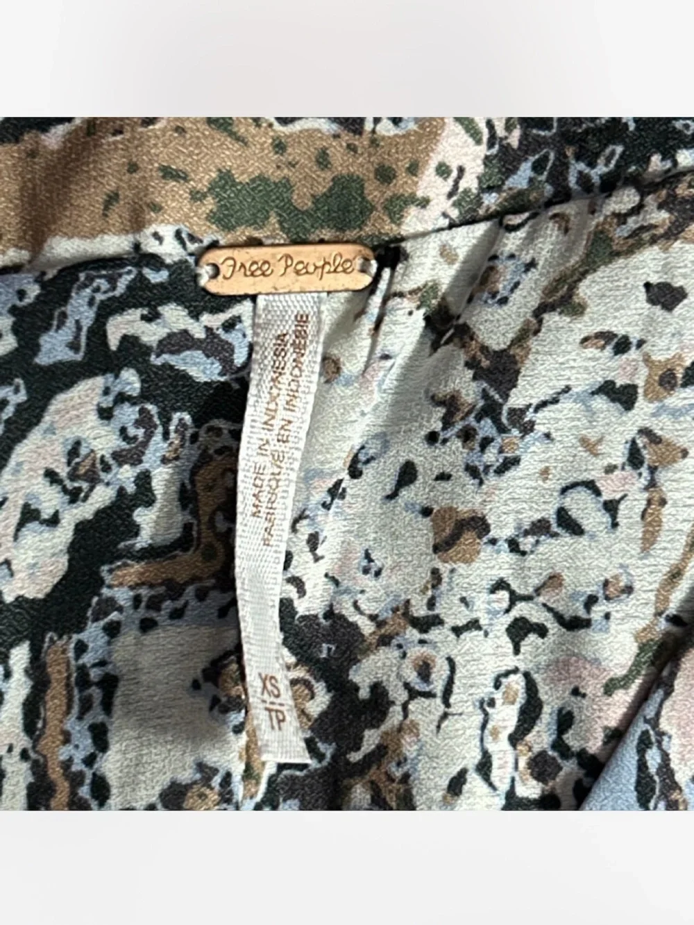 Free People Darcy Swing Top Paisley Flowy V-Neck Hi-Low Size XS